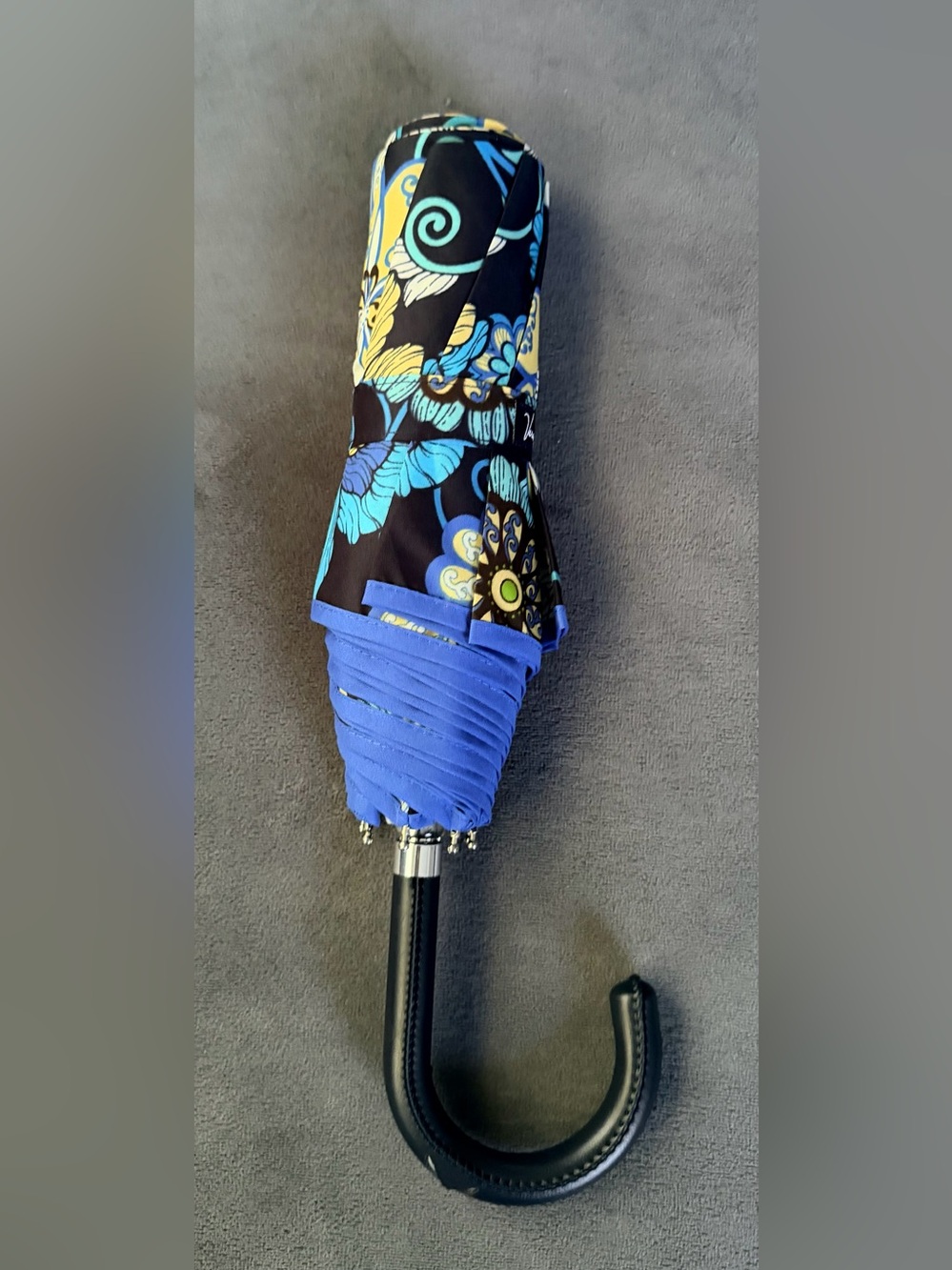 Vera Bradley RETIRED Mod Floral Blue umbrella